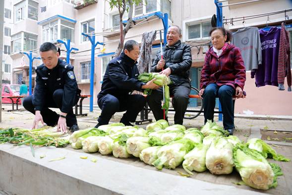 我是你的眼 沈阳盲人大院浓浓警民情